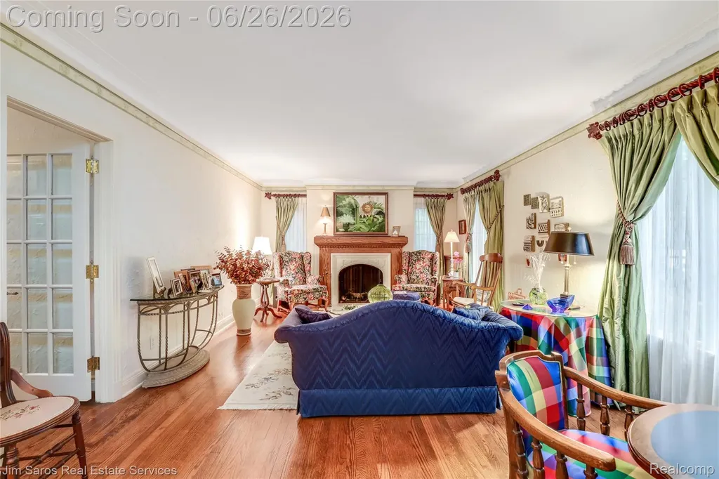 764 Harcourt Road Grosse Pointe Park City MI 48230