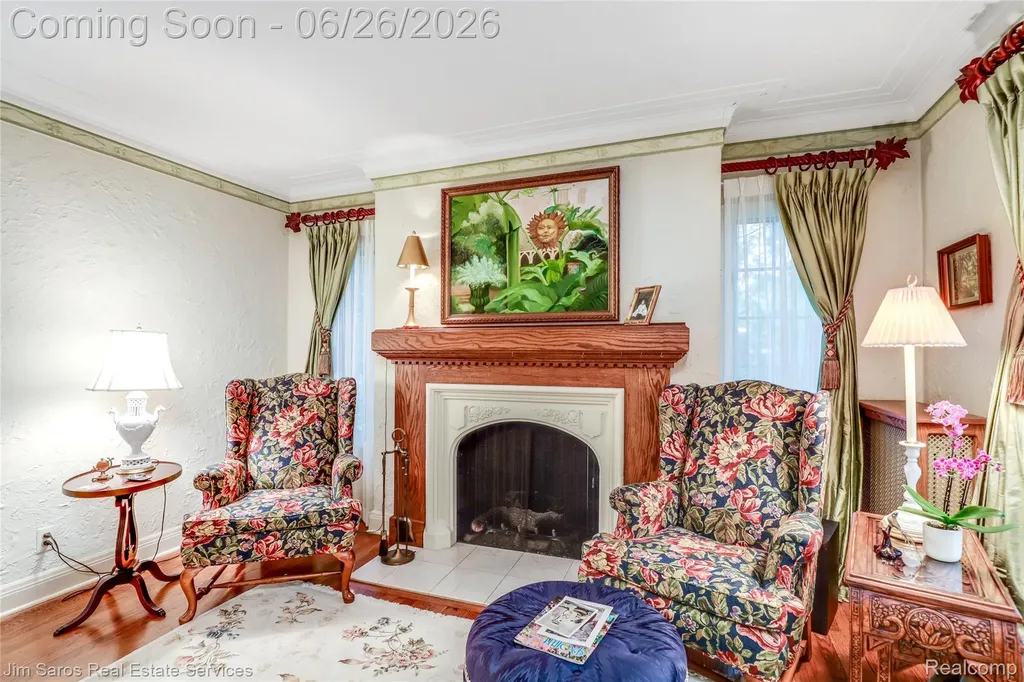 764 Harcourt Road Grosse Pointe Park City MI 48230