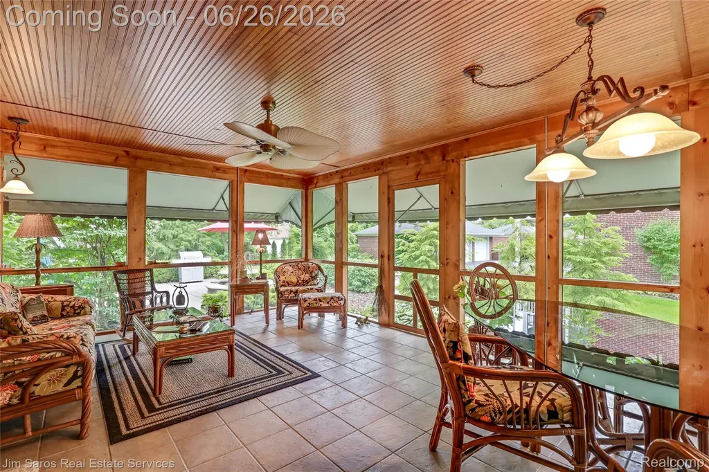 764 Harcourt Road Grosse Pointe Park City MI 48230