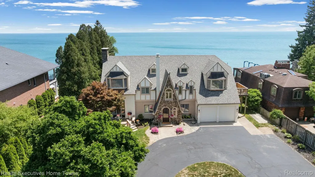 8308 Lakeshore Burtchville Township MI 48059