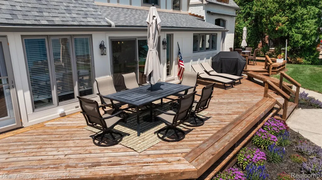 8308 Lakeshore Burtchville Township MI 48059
