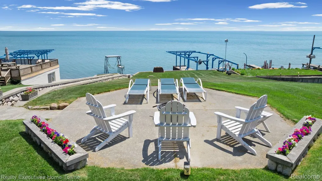 8308 Lakeshore Burtchville Township MI 48059