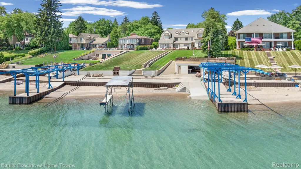 8308 Lakeshore Burtchville Township MI 48059