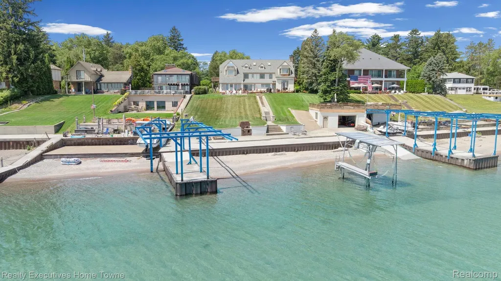 8308 Lakeshore Burtchville Township MI 48059