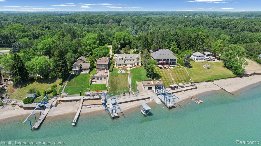 8308 Lakeshore Burtchville Township MI 48059