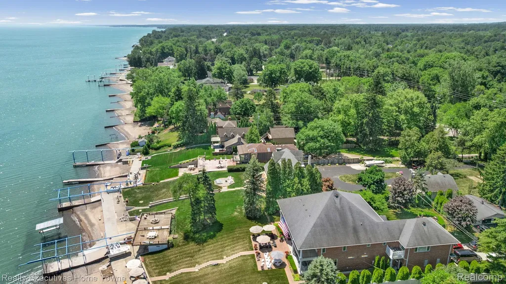 8308 Lakeshore Burtchville Township MI 48059