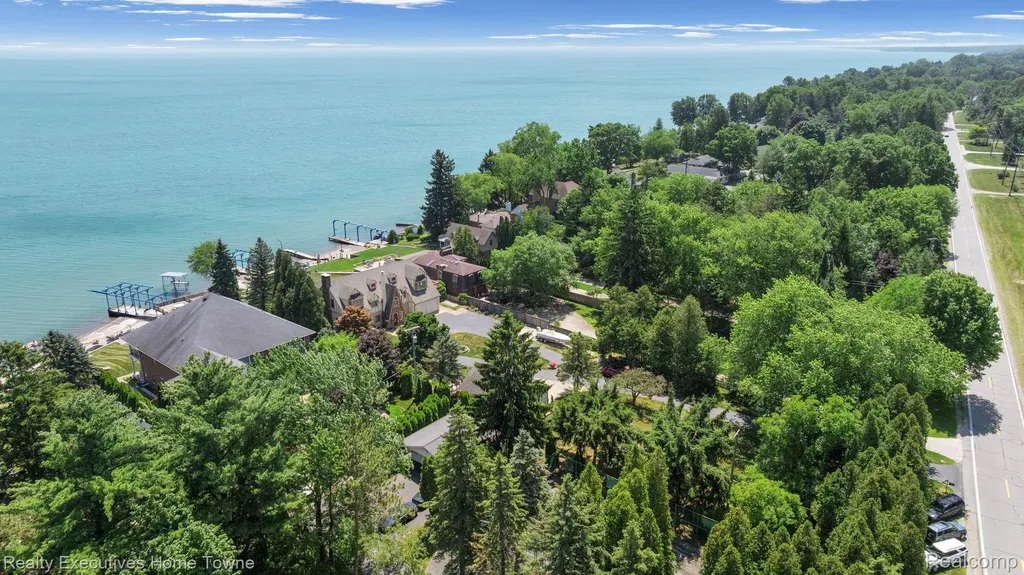 8308 Lakeshore Burtchville Township MI 48059