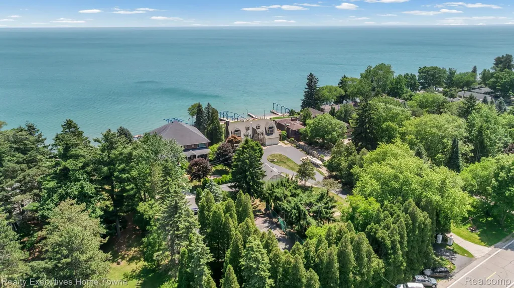 8308 Lakeshore Burtchville Township MI 48059