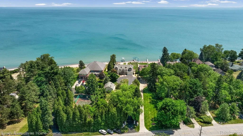 8308 Lakeshore Burtchville Township MI 48059