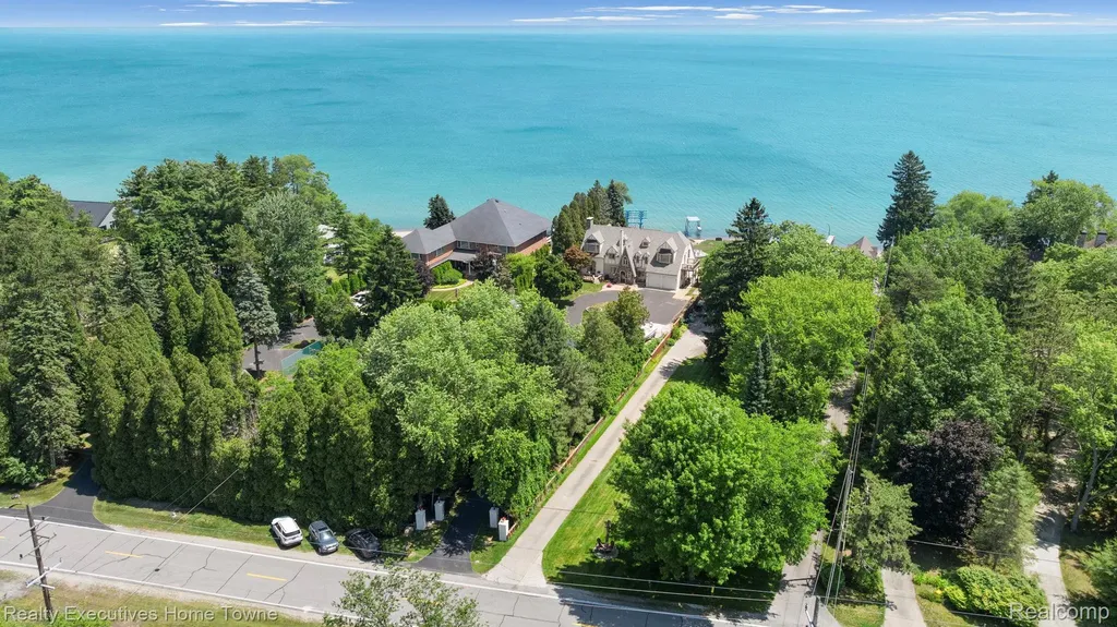 8308 Lakeshore Burtchville Township MI 48059