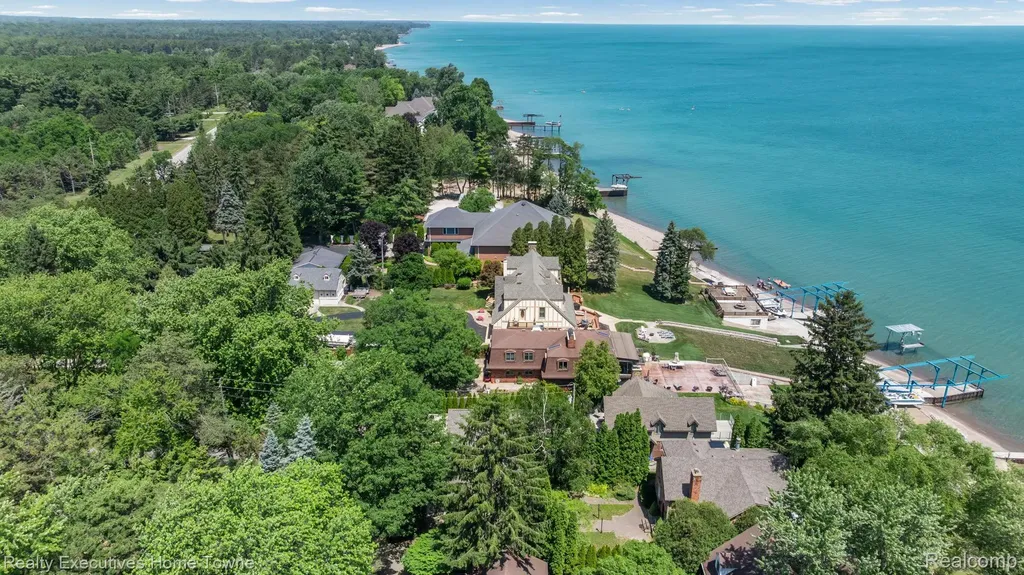 8308 Lakeshore Burtchville Township MI 48059
