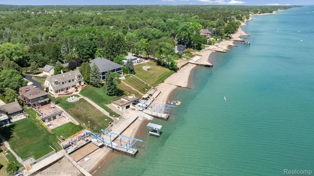 8308 Lakeshore Burtchville Township MI 48059
