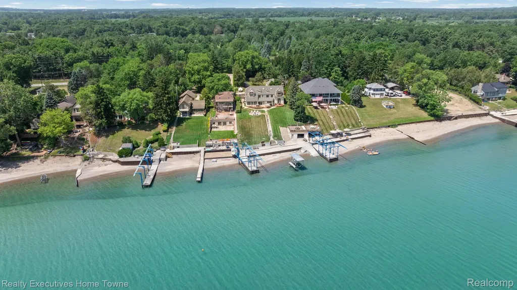 8308 Lakeshore Burtchville Township MI 48059