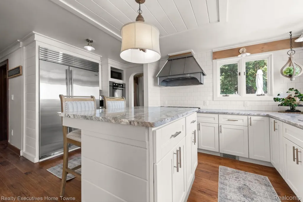 8308 Lakeshore Burtchville Township MI 48059