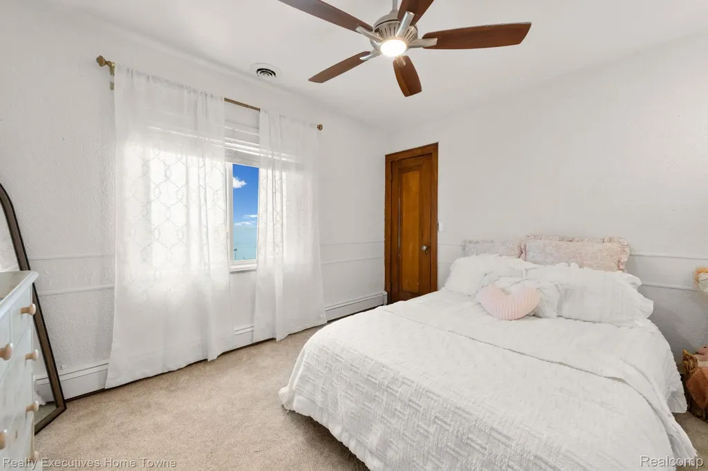 8308 Lakeshore Burtchville Township MI 48059