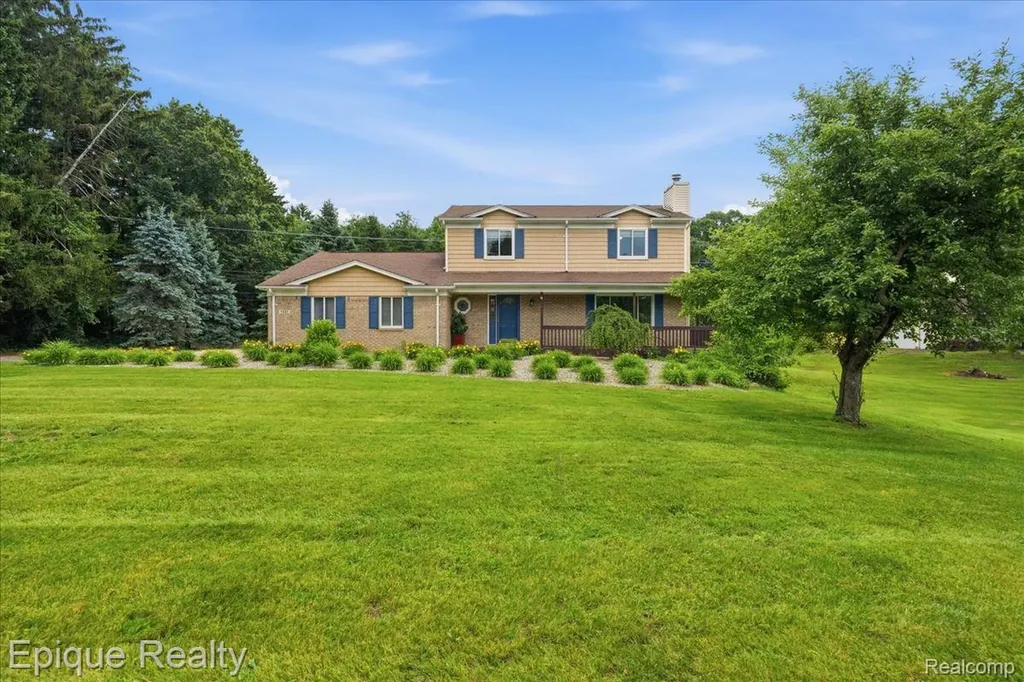 1221 Rhodes Road Orion Charter Township MI 48360
