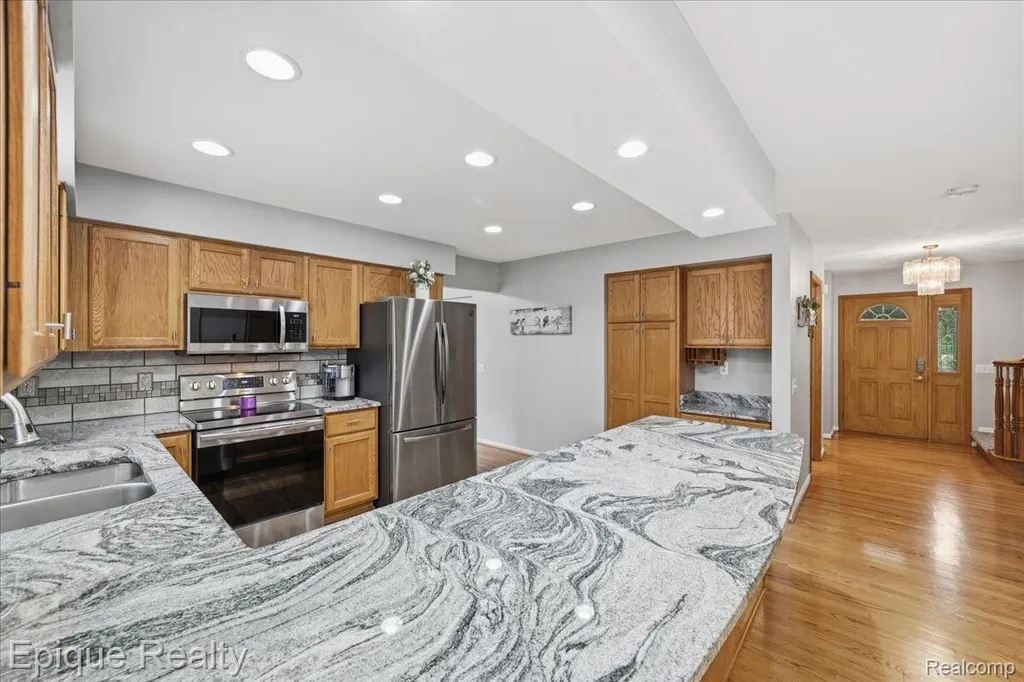 1221 Rhodes Road Orion Charter Township MI 48360