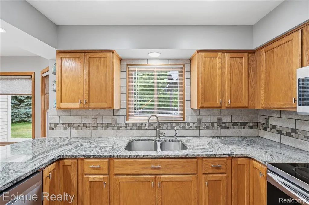 1221 Rhodes Road Orion Charter Township MI 48360