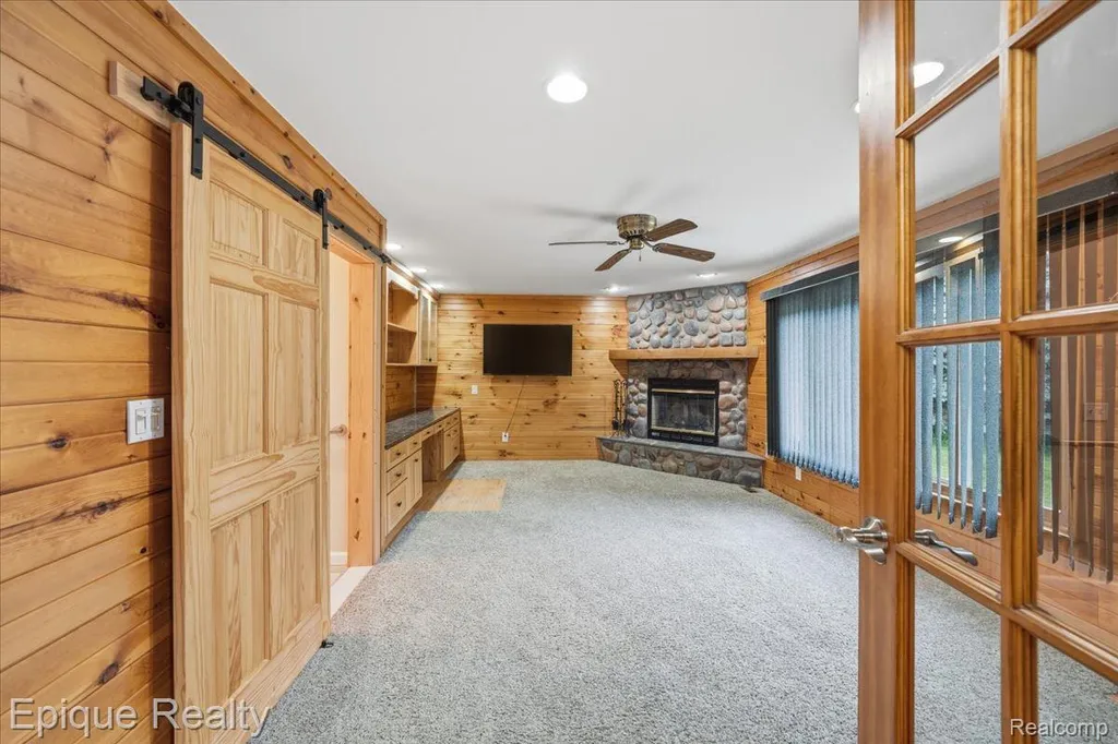 1221 Rhodes Road Orion Charter Township MI 48360