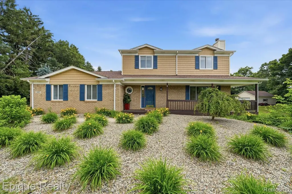 1221 Rhodes Road Orion Charter Township MI 48360