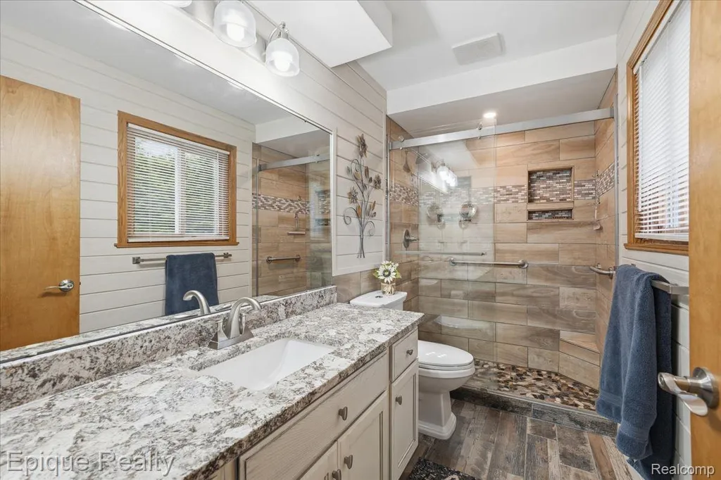 1221 Rhodes Road Orion Charter Township MI 48360