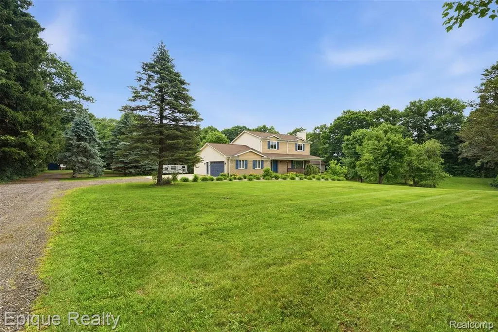 1221 Rhodes Road Orion Charter Township MI 48360