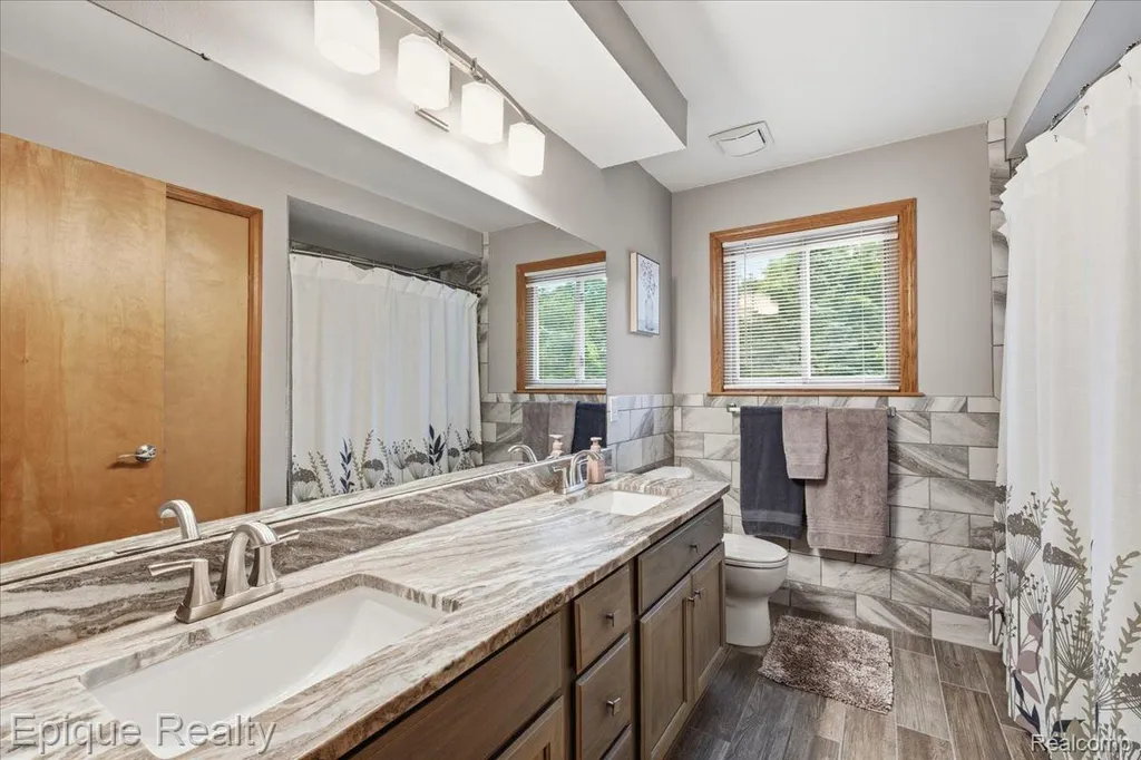 1221 Rhodes Road Orion Charter Township MI 48360