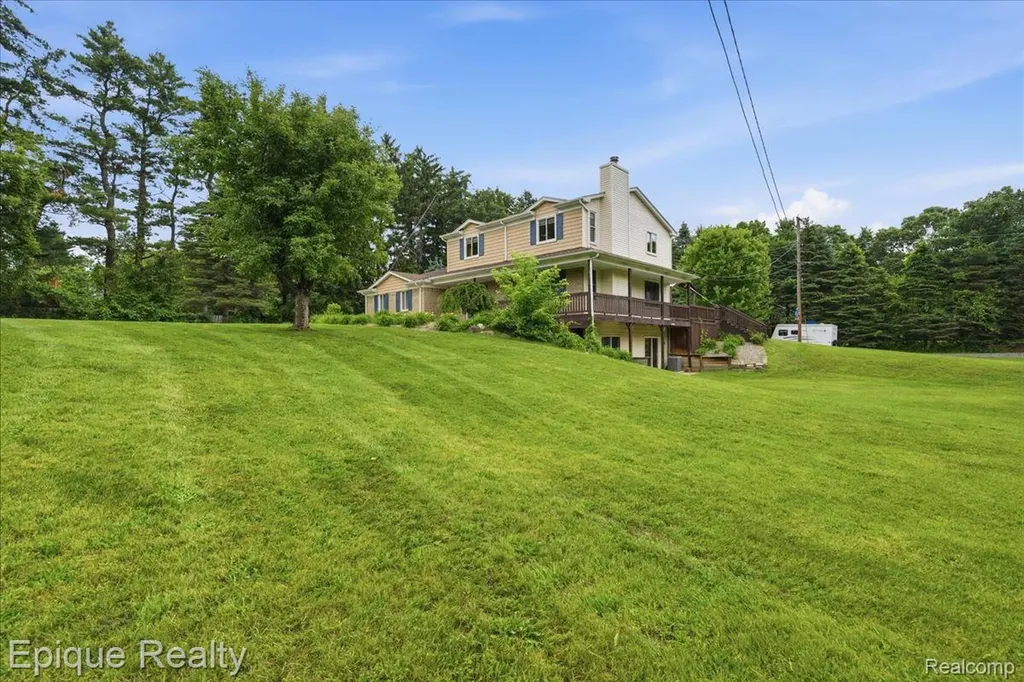 1221 Rhodes Road Orion Charter Township MI 48360