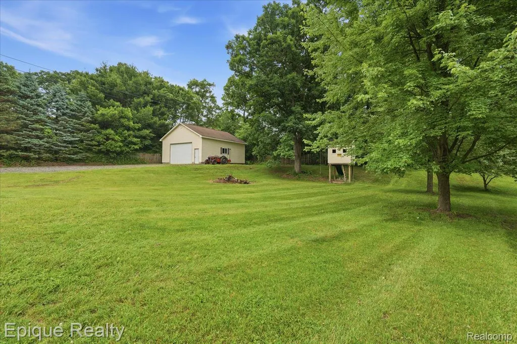 1221 Rhodes Road Orion Charter Township MI 48360
