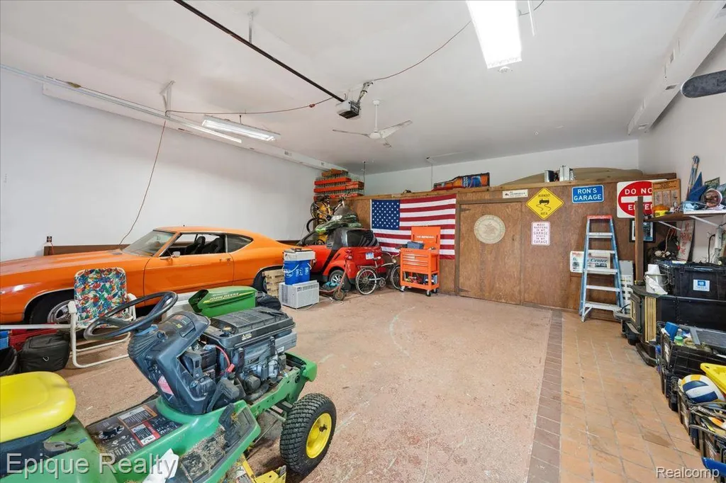 1221 Rhodes Road Orion Charter Township MI 48360