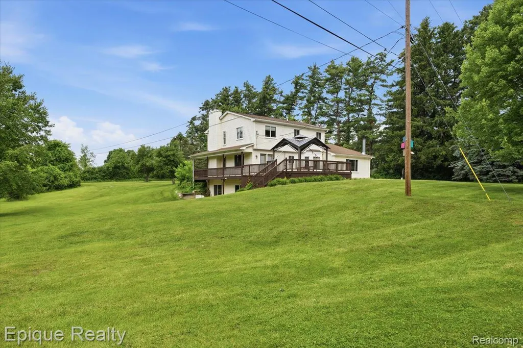 1221 Rhodes Road Orion Charter Township MI 48360