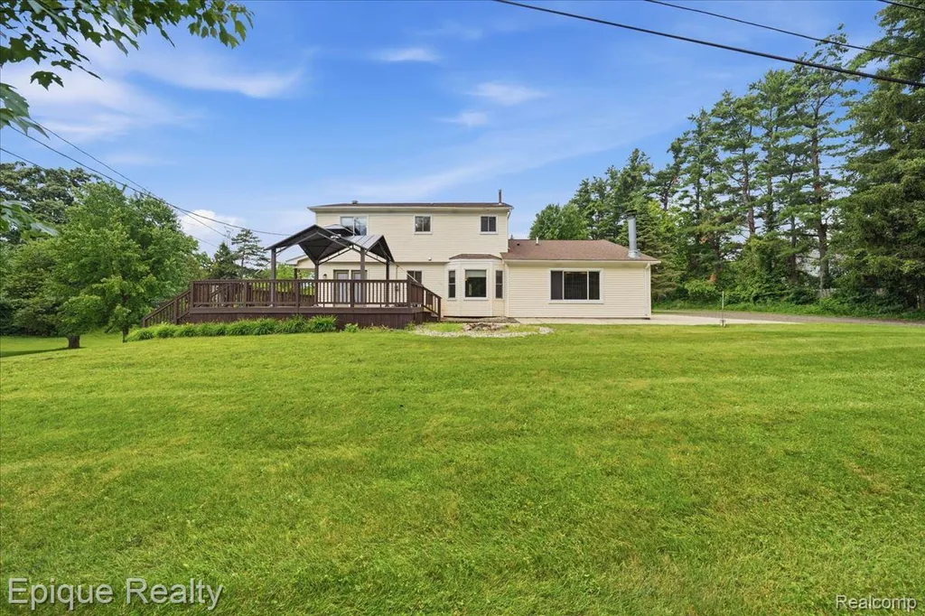 1221 Rhodes Road Orion Charter Township MI 48360