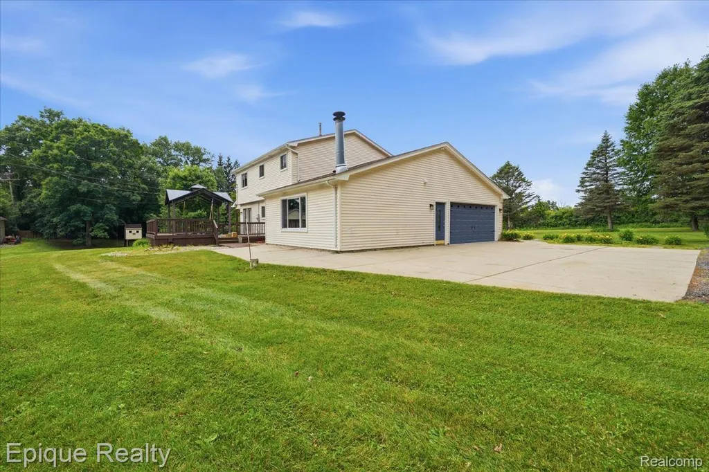 1221 Rhodes Road Orion Charter Township MI 48360