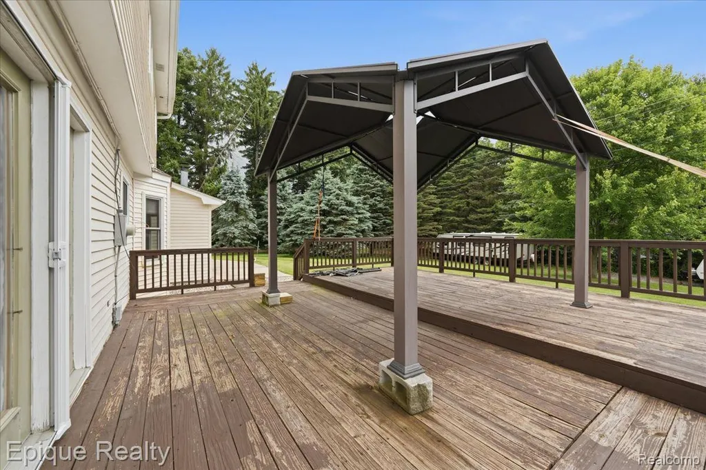 1221 Rhodes Road Orion Charter Township MI 48360