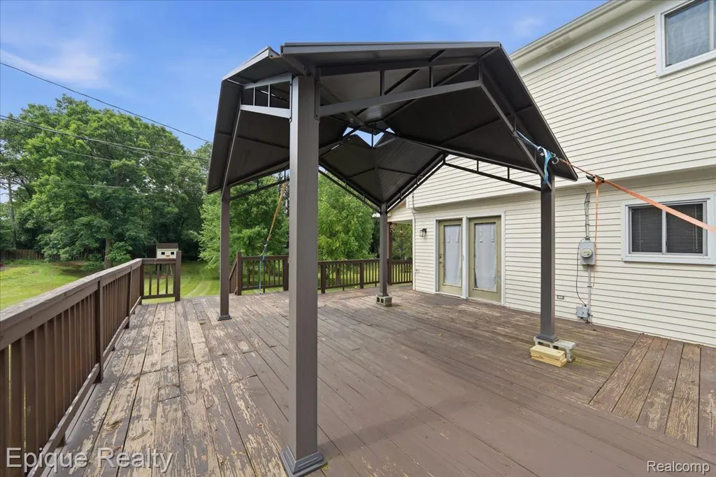 1221 Rhodes Road Orion Charter Township MI 48360