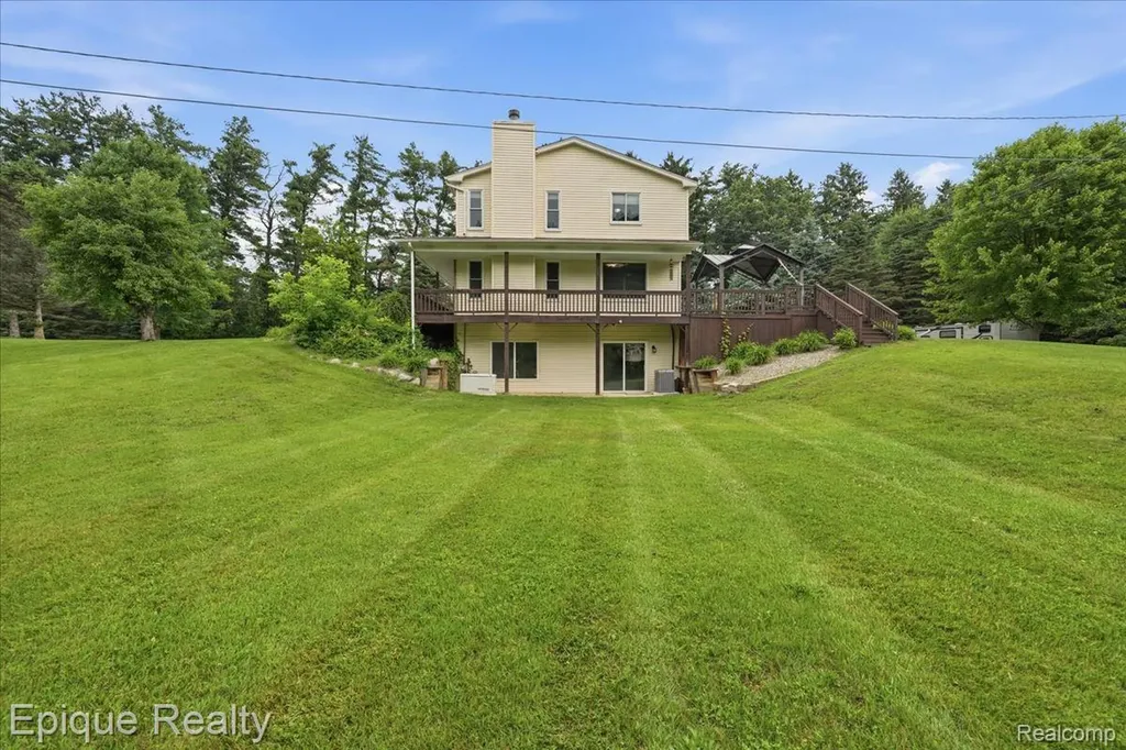 1221 Rhodes Road Orion Charter Township MI 48360