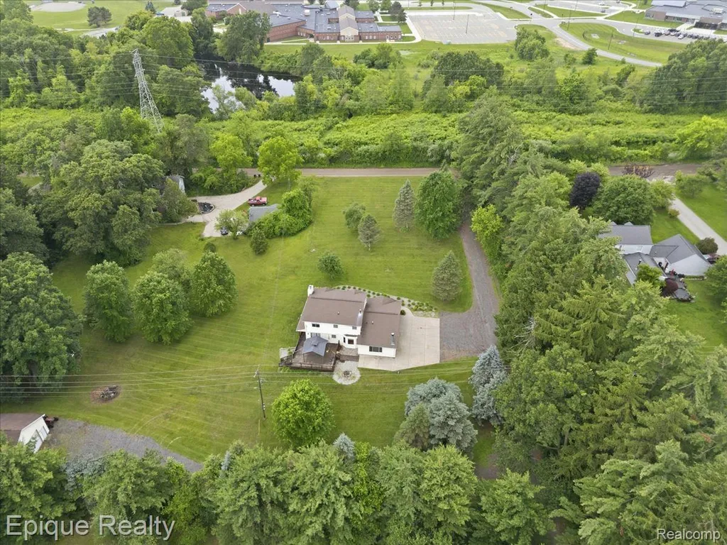 1221 Rhodes Road Orion Charter Township MI 48360