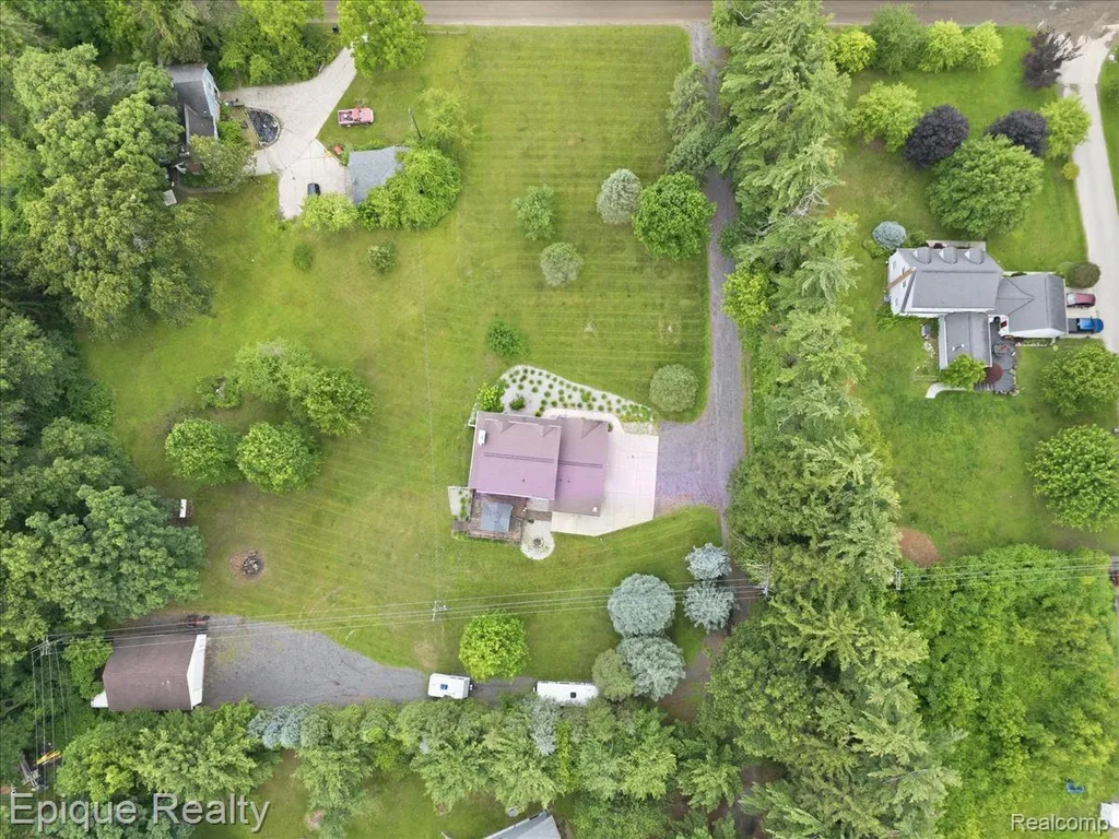 1221 Rhodes Road Orion Charter Township MI 48360