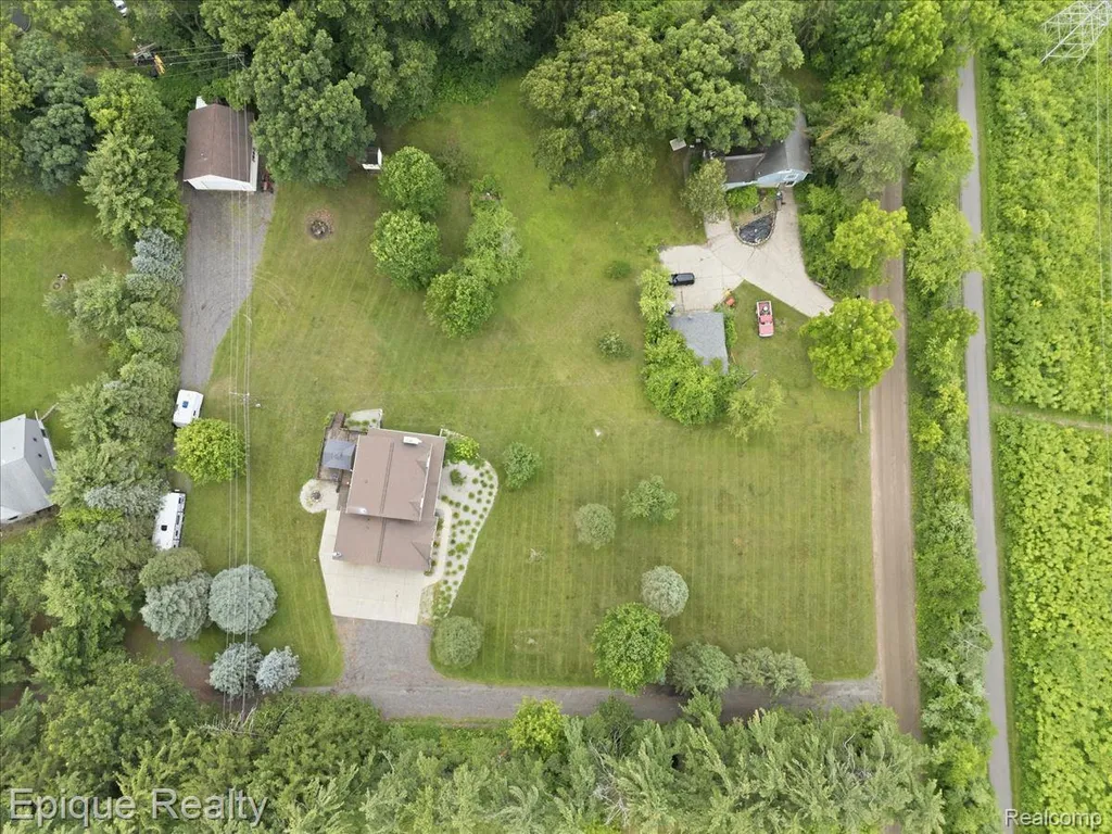 1221 Rhodes Road Orion Charter Township MI 48360