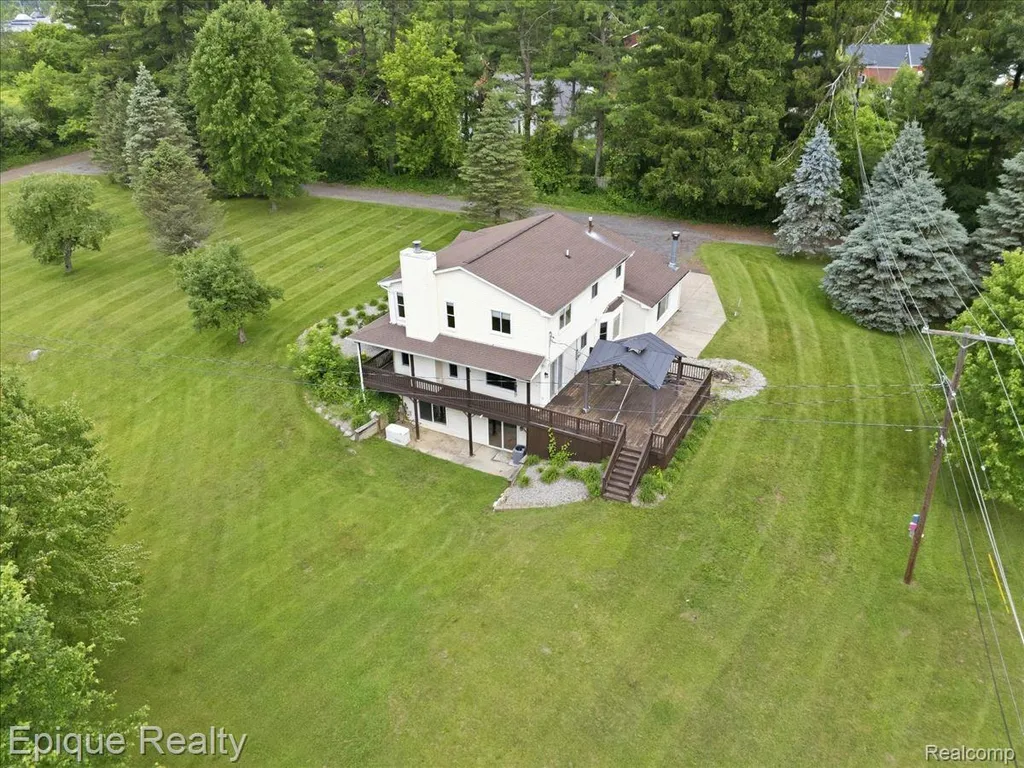 1221 Rhodes Road Orion Charter Township MI 48360