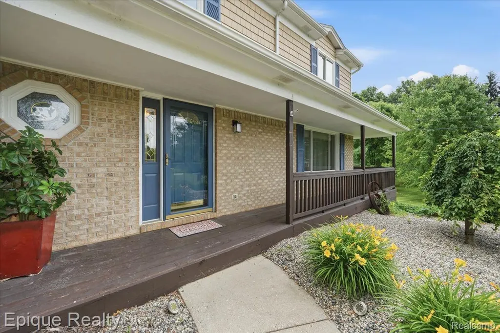 1221 Rhodes Road Orion Charter Township MI 48360