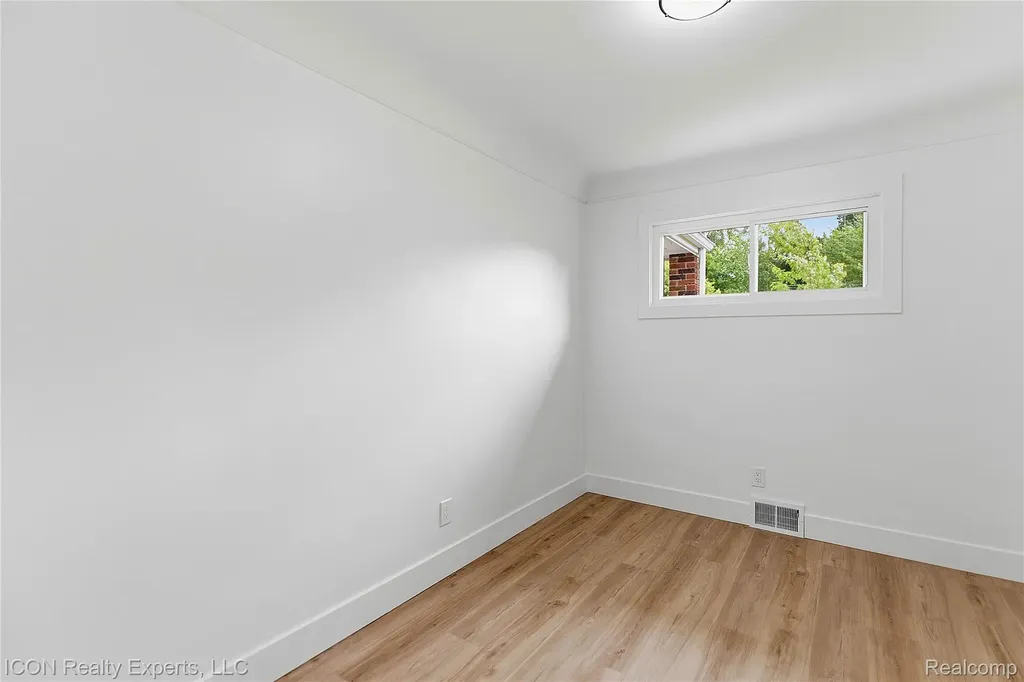 4901 Robert Street Shelby Charter Township MI 48316