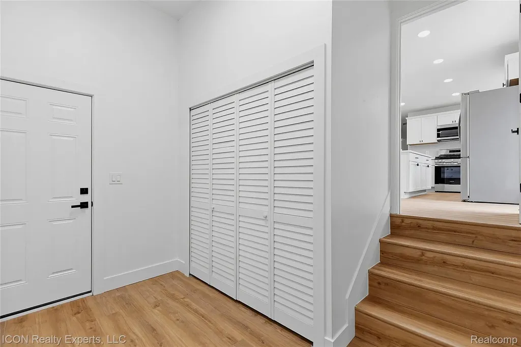 4901 Robert Street Shelby Charter Township MI 48316