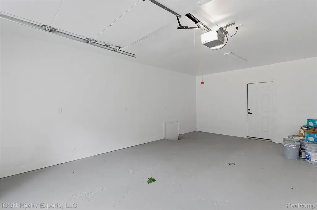 4901 Robert Street Shelby Charter Township MI 48316