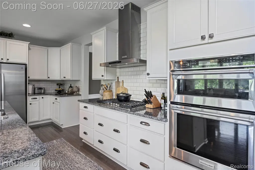 5830 Waycroft Court Commerce Charter Township MI 48382
