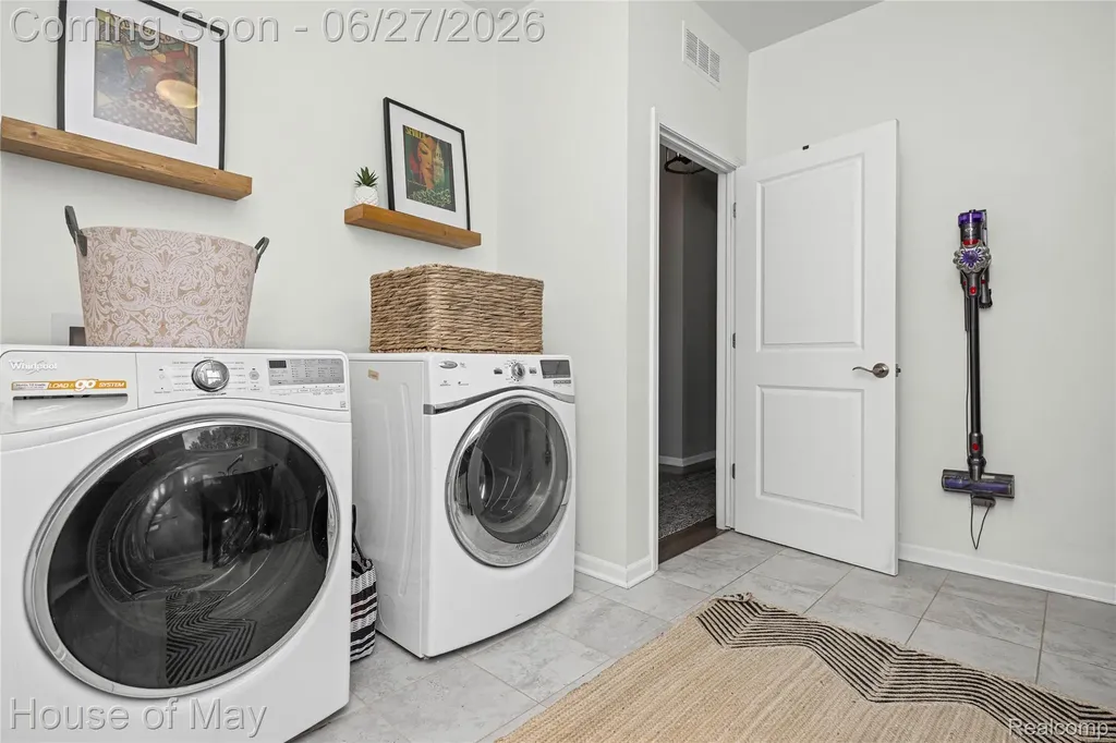 5830 Waycroft Court Commerce Charter Township MI 48382
