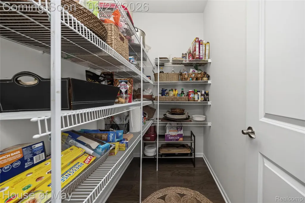 5830 Waycroft Court Commerce Charter Township MI 48382