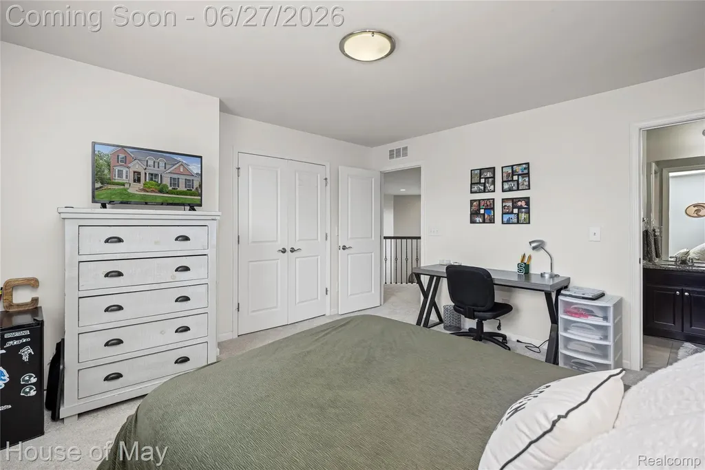 5830 Waycroft Court Commerce Charter Township MI 48382