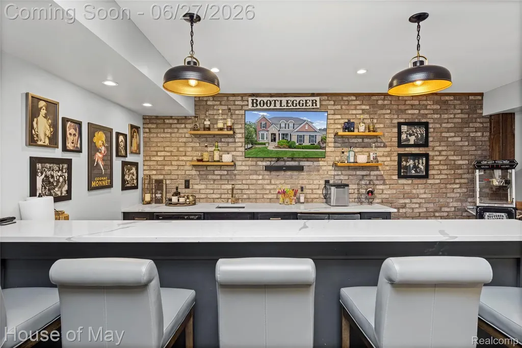 5830 Waycroft Court Commerce Charter Township MI 48382