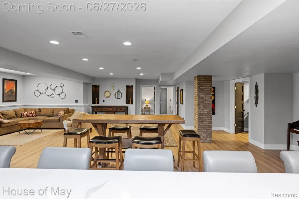 5830 Waycroft Court Commerce Charter Township MI 48382